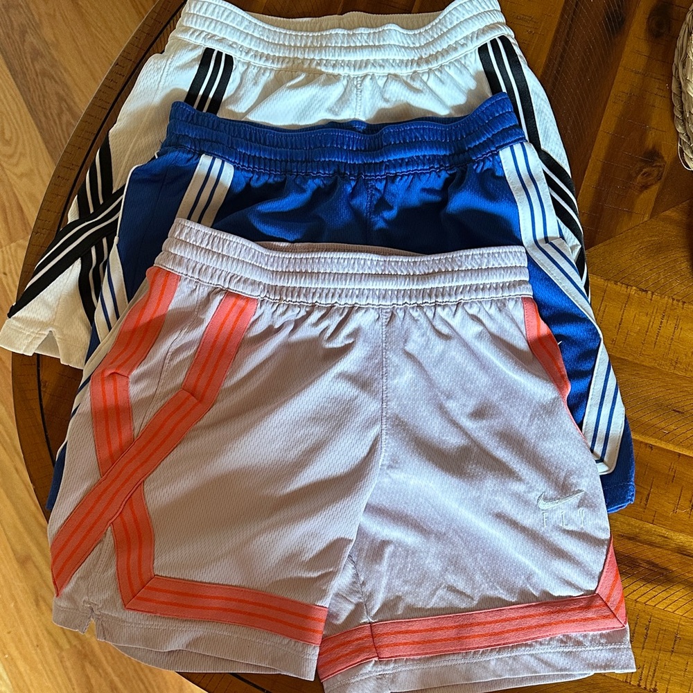 Three Nike Fly shorts - Youth Medium girls